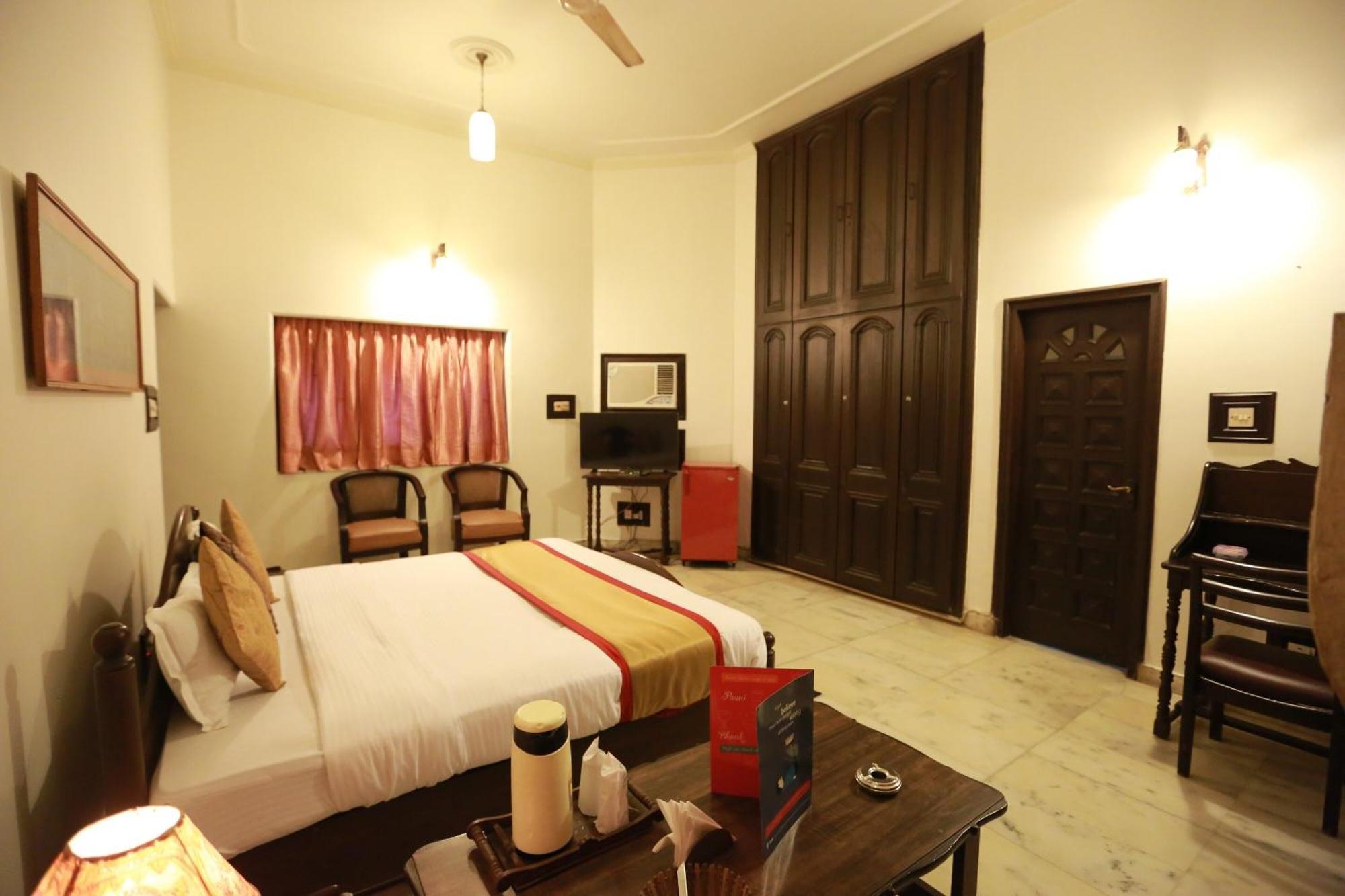 Oyo 8844 Meadows Inn Chinhat Exterior photo